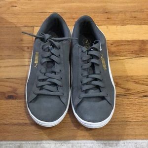 Size 9 Grey Puma - never worn